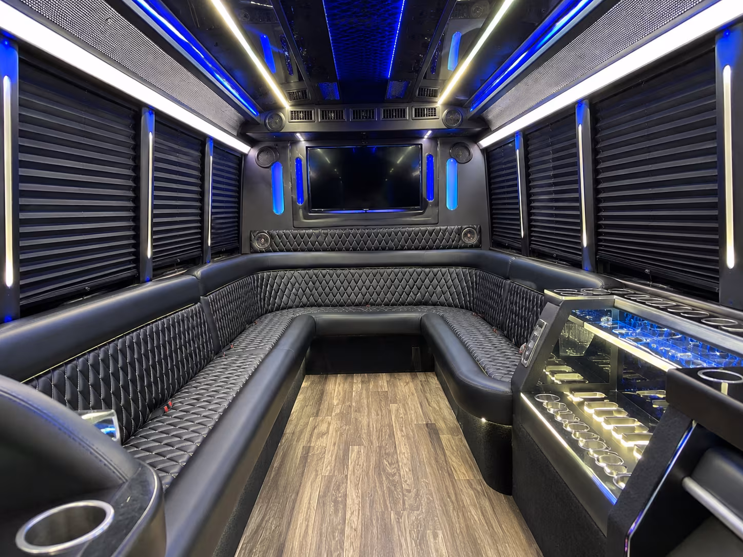Akron Birthday, Sweet 16, & Quinceañera Transportation onboard seating